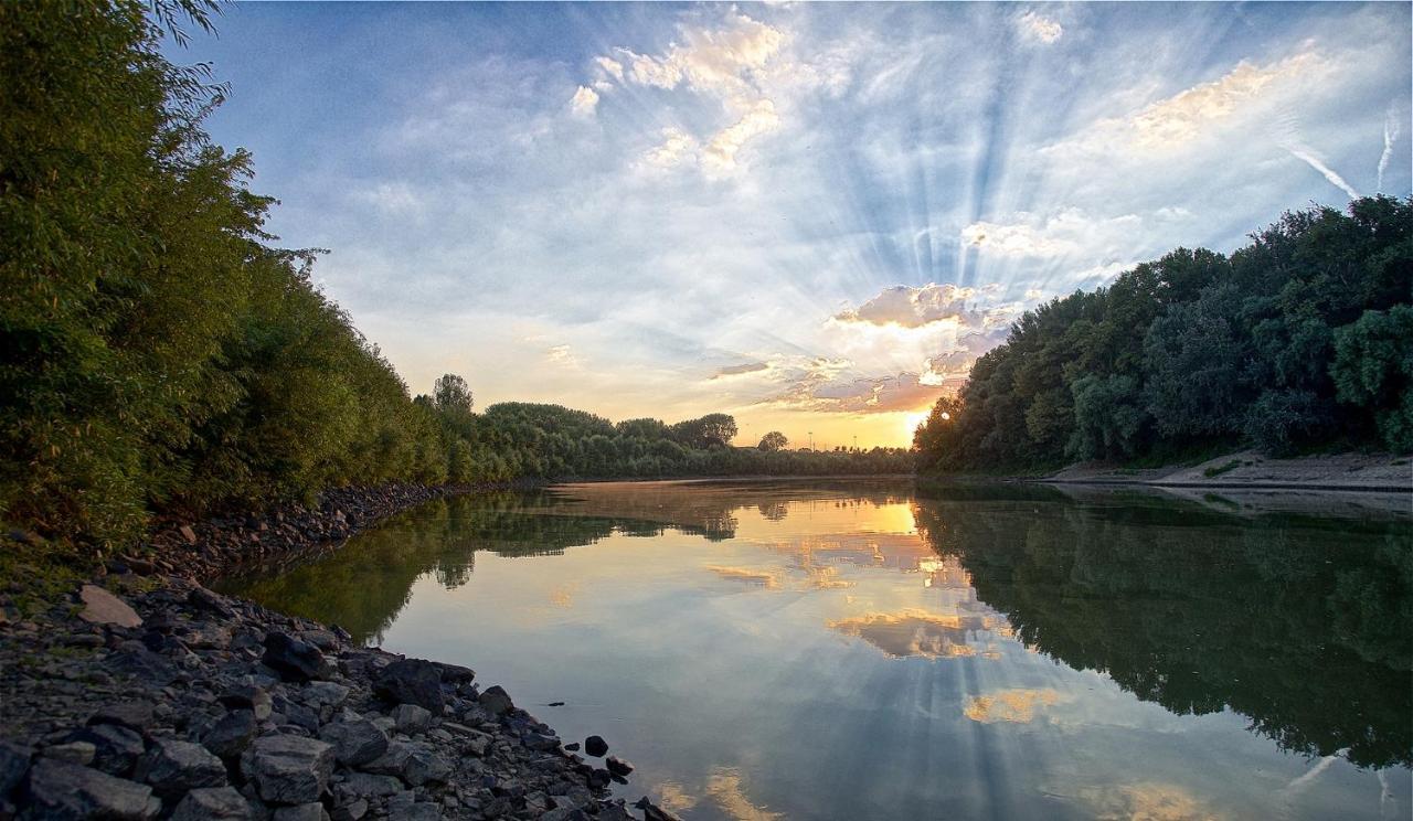 Barack Thermal & Natura Apartments Tiszakécske Kültér fotó